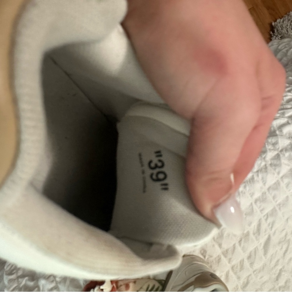 OFF WHITES size 39 - Picture 13 of 14